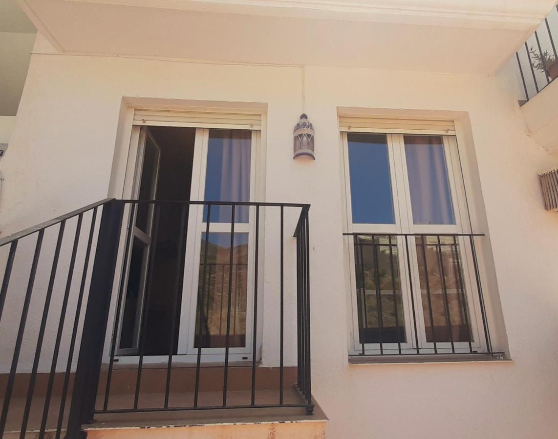 La Casa De La Fama - Apartamento Con Patio Exterior Карбонерас Экстерьер фото